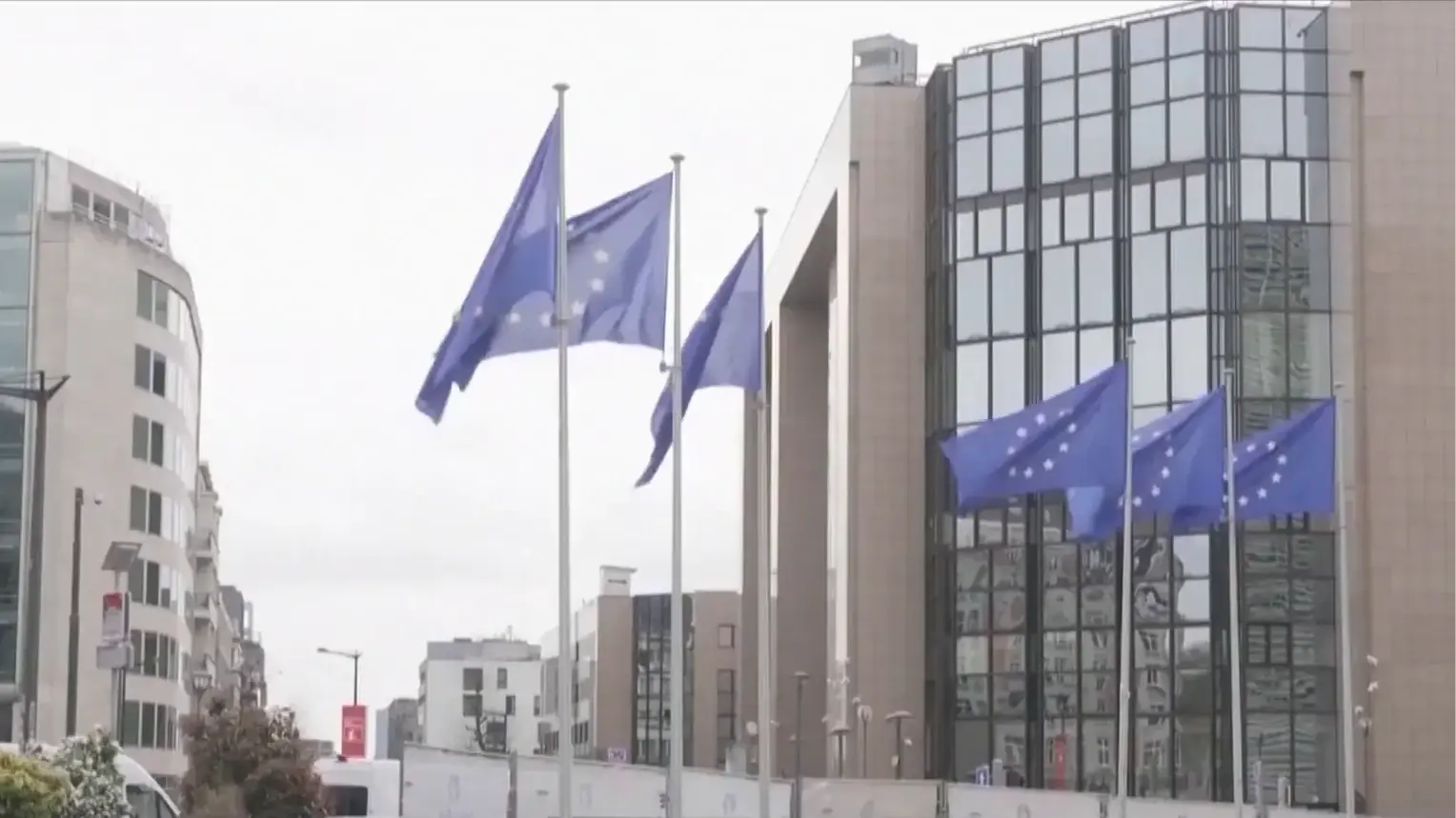 Các lãnh đạo châu Âu điện đàm với ông Trump về Ukraine